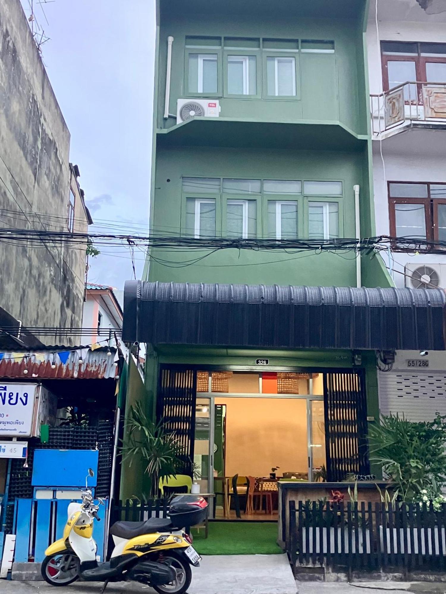 326 Podtel At The Breakie Bar Bangkok