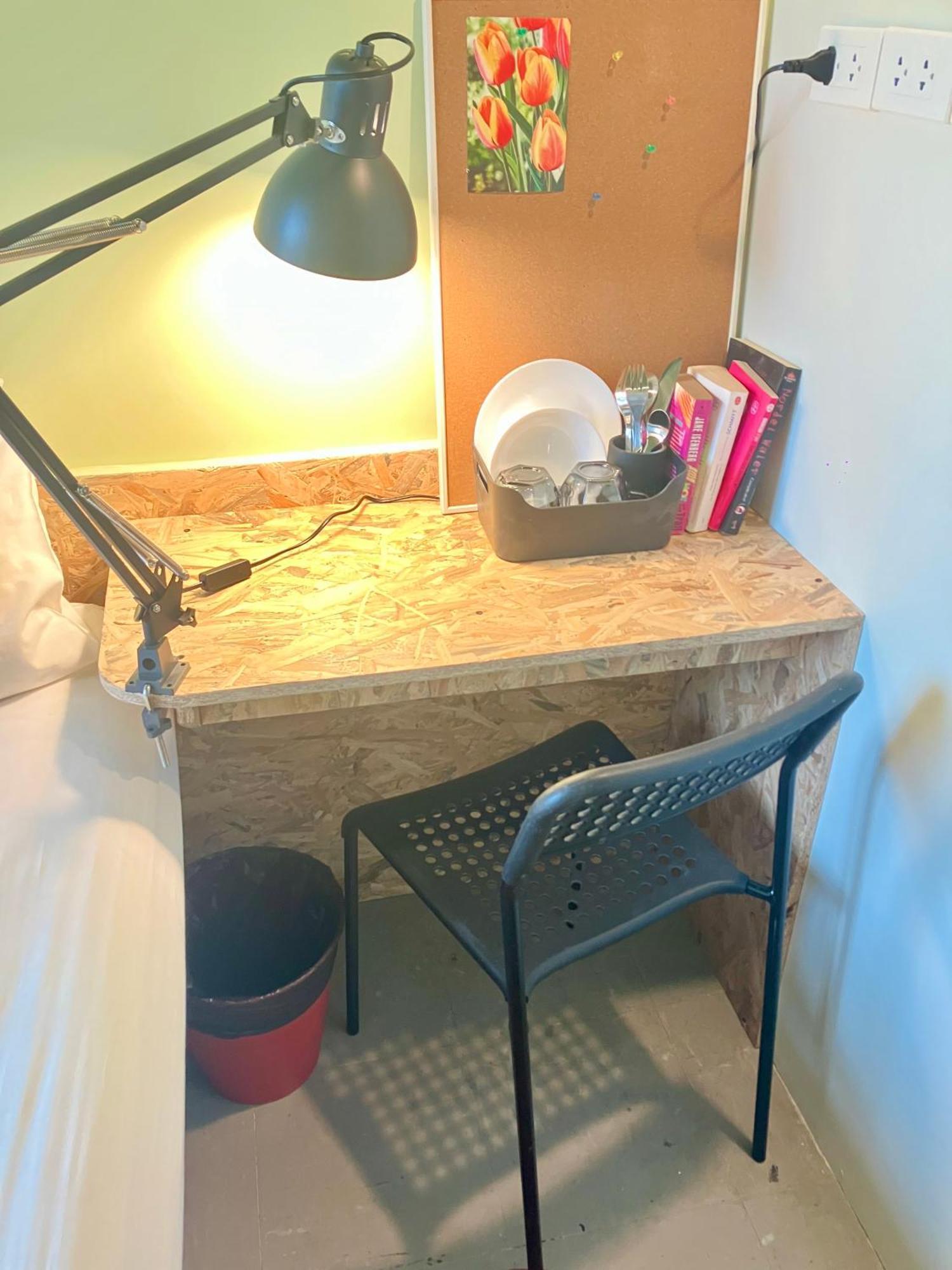 Capsule hotel 326 Podtel At The Breakie Bar *